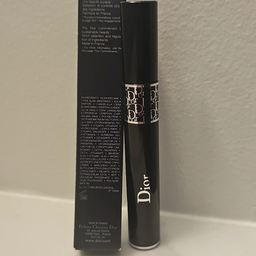 Dior Diorshow Waterproof Buildable Volume Mascara - Noir/Black 090. New, Unused.
